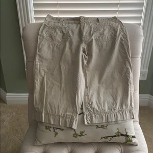 Capri pants